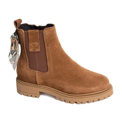 BETINA Camel