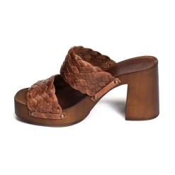 495 Marron