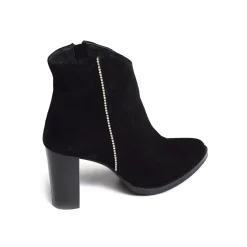 8075 Noir