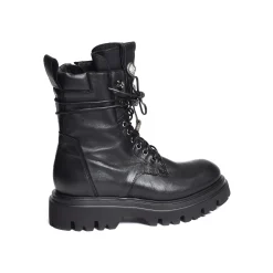 8995 Noir
