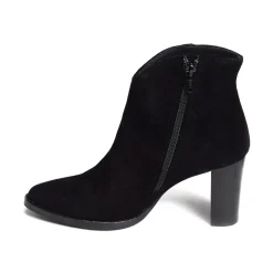 8075 Noir